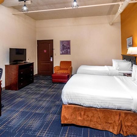 The Suites Hotel At Waterfront Plaza Duluth Esterno foto
