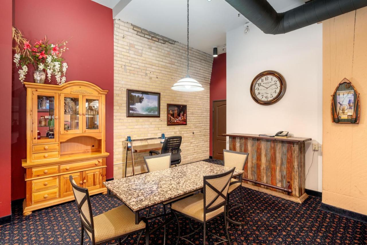 The Suites Hotel At Waterfront Plaza Duluth Esterno foto
