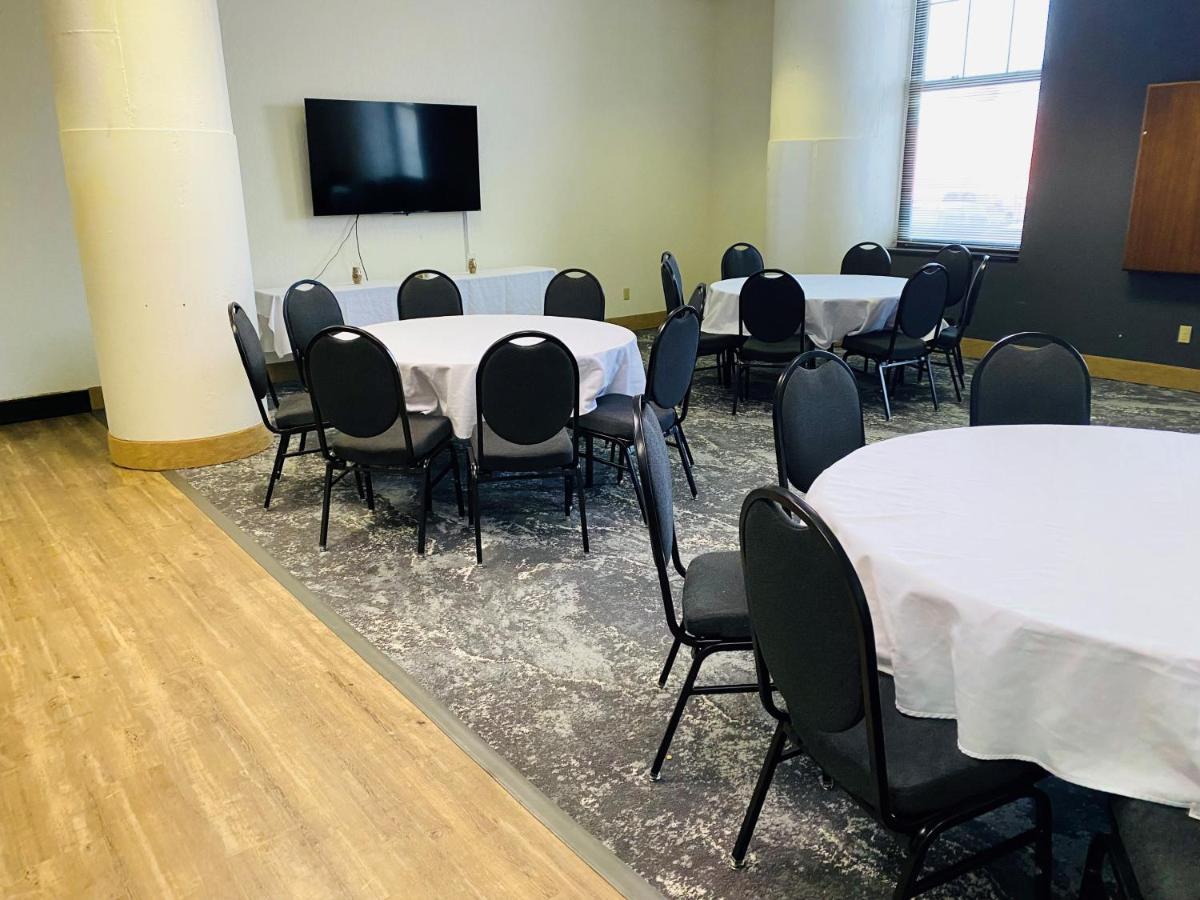 The Suites Hotel At Waterfront Plaza Duluth Esterno foto