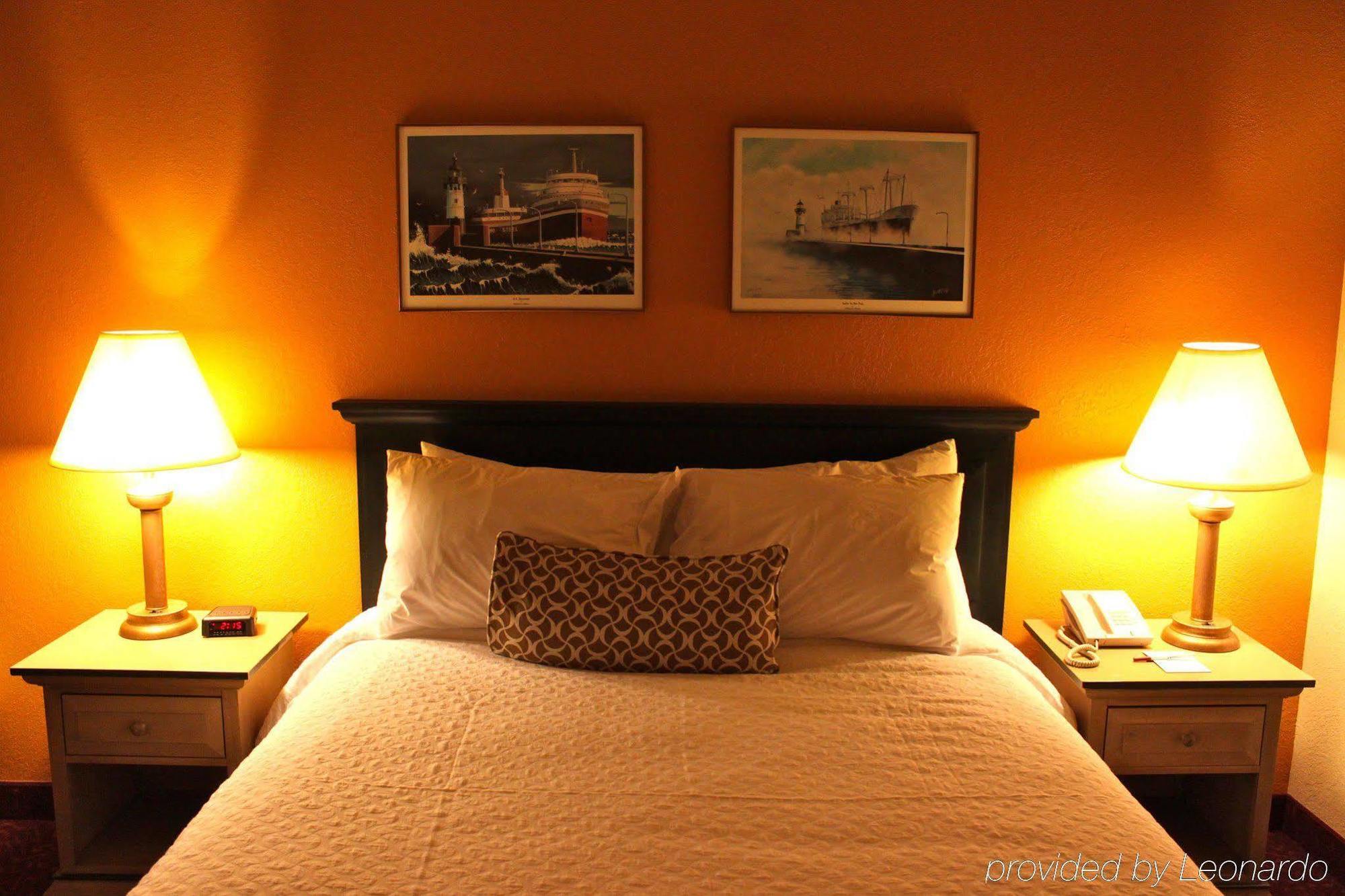 The Suites Hotel At Waterfront Plaza Duluth Camera foto