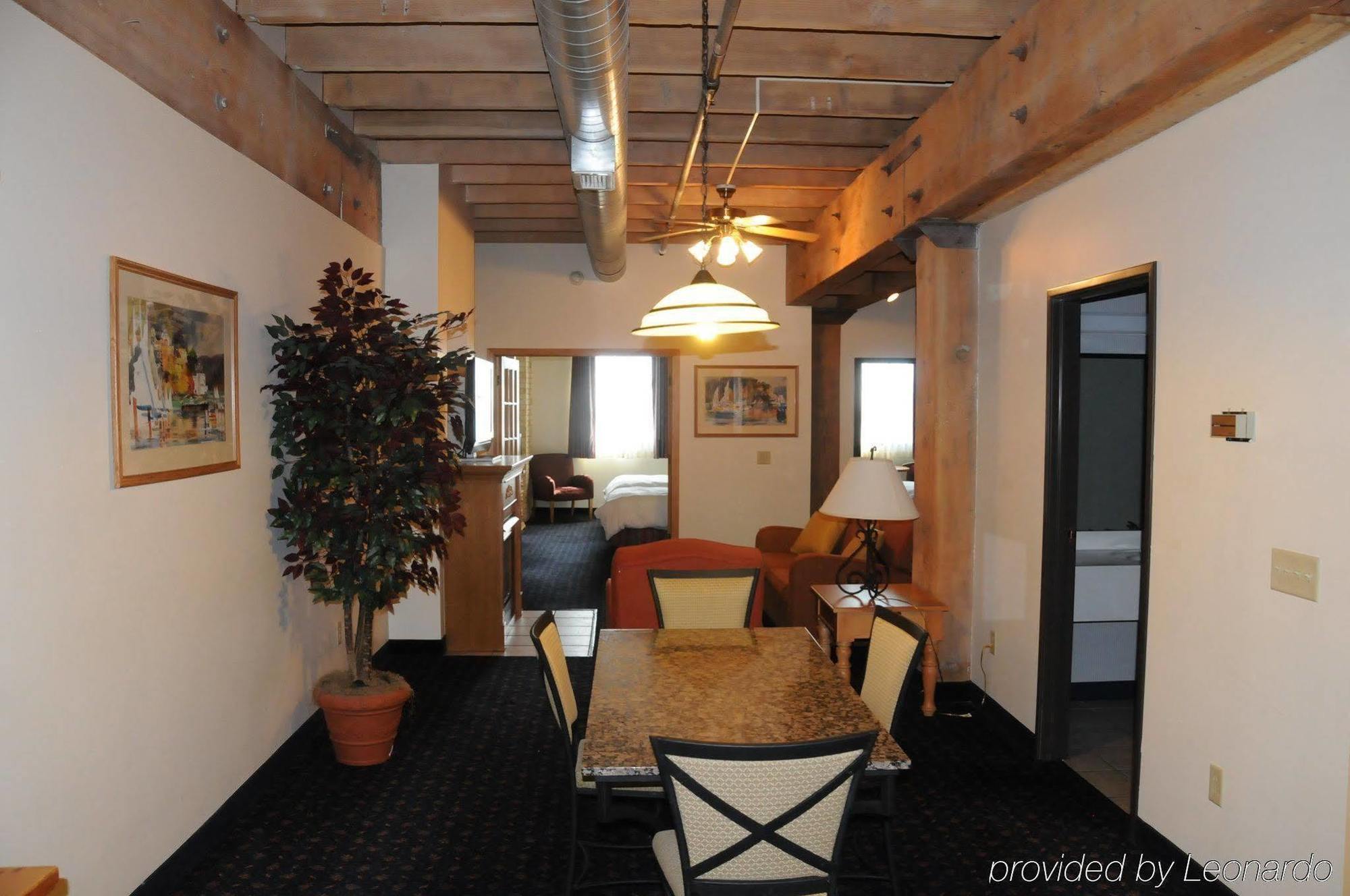 The Suites Hotel At Waterfront Plaza Duluth Camera foto