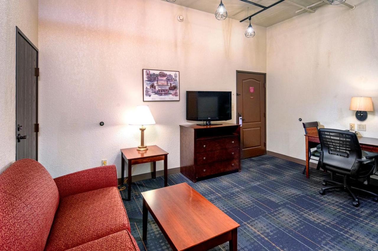 The Suites Hotel At Waterfront Plaza Duluth Esterno foto