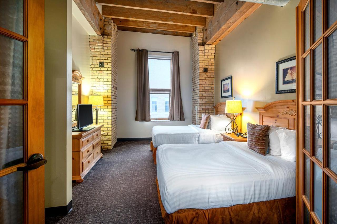 The Suites Hotel At Waterfront Plaza Duluth Esterno foto