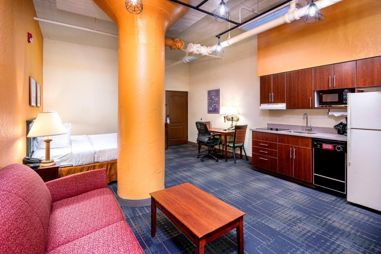 The Suites Hotel At Waterfront Plaza Duluth Esterno foto
