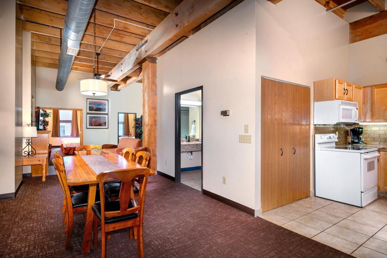 The Suites Hotel At Waterfront Plaza Duluth Esterno foto