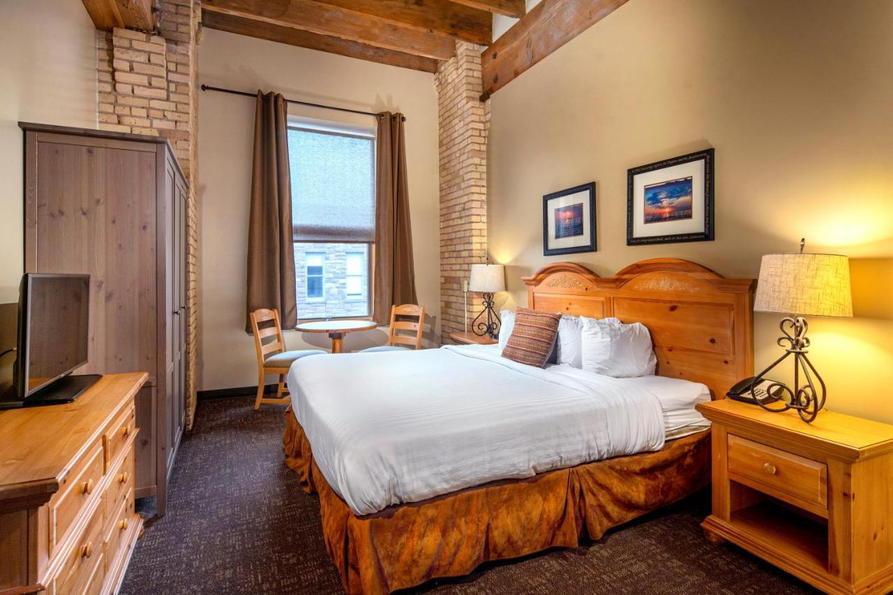 The Suites Hotel At Waterfront Plaza Duluth Esterno foto