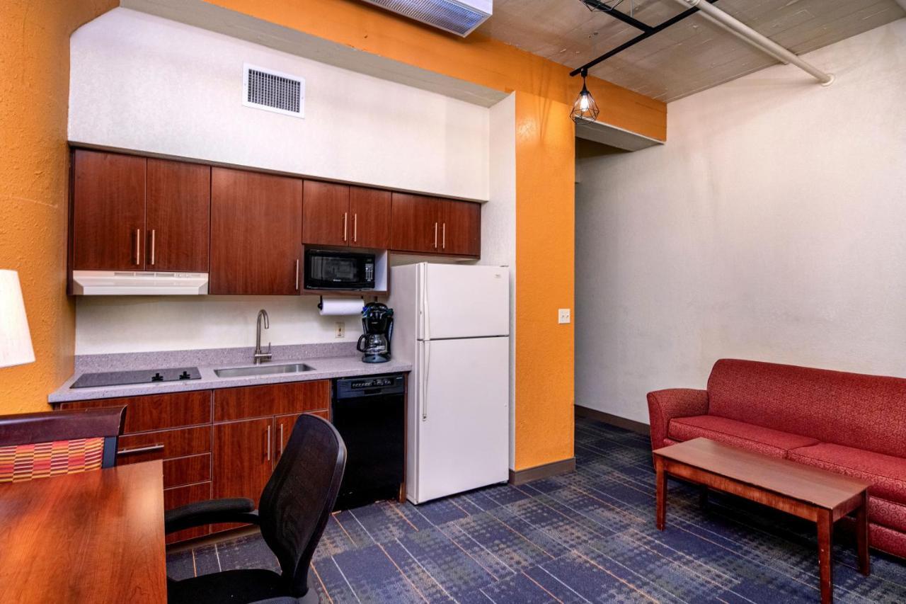 The Suites Hotel At Waterfront Plaza Duluth Esterno foto